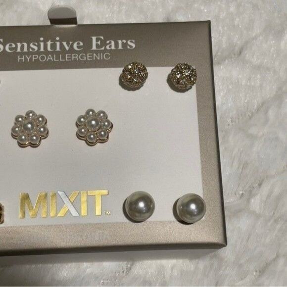MixIt Sensitive Earrings Bundle of 5 Pairs of Studs New in Box - Picture 7 of 8